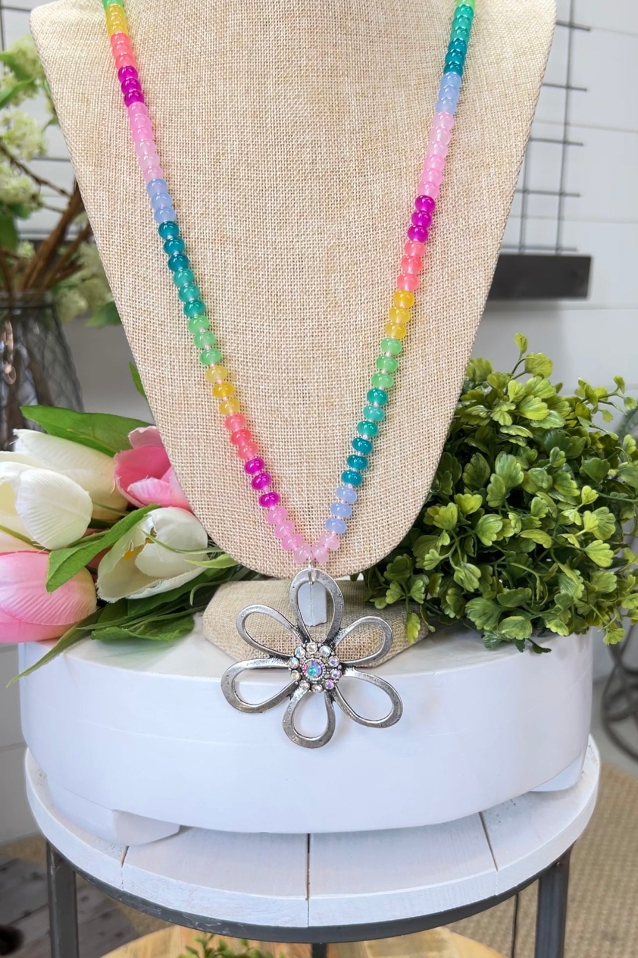 Painted Daisy Necklace
