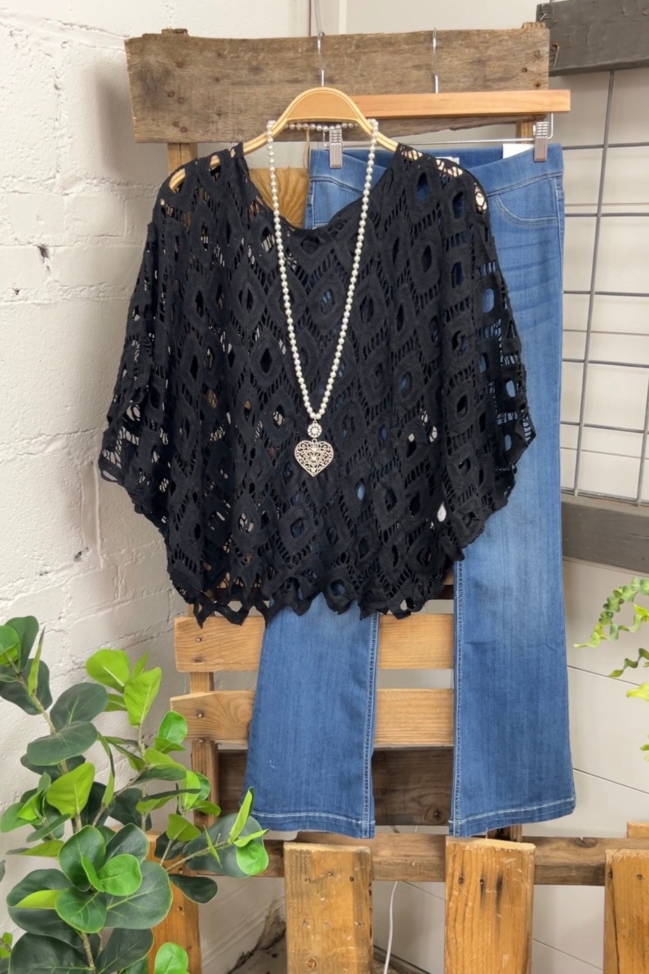Cheerful Crochet  Paris Fashion Black One Size 