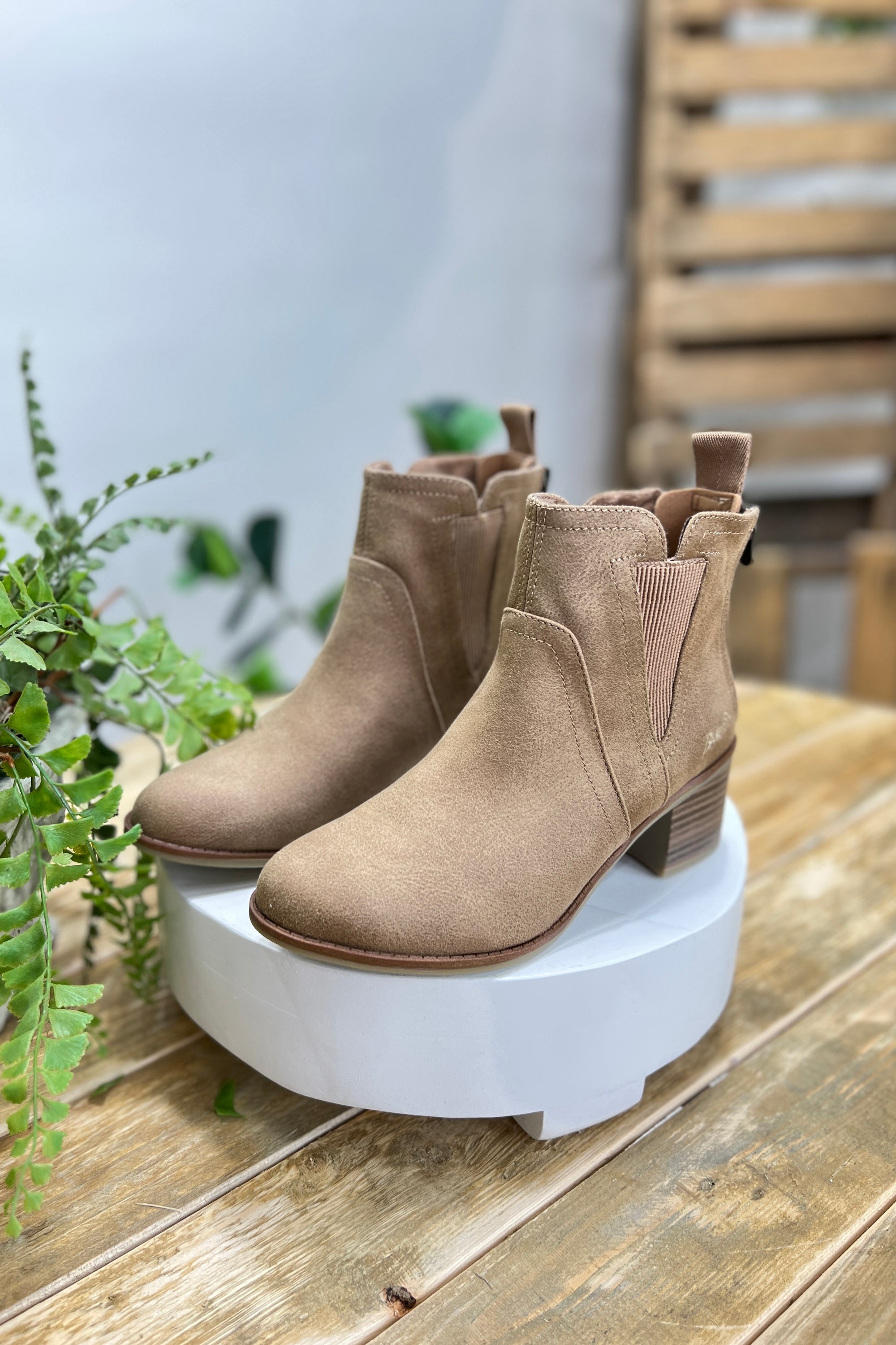 Beam Ankle Boots