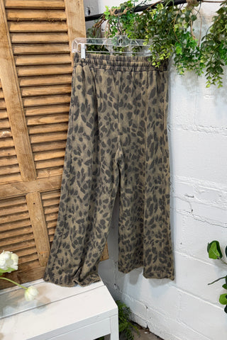 Break Free Pants Olive by Easel
