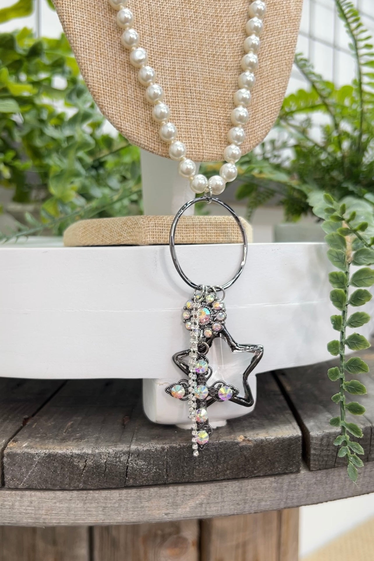 Chasing Stars Necklace Pearl