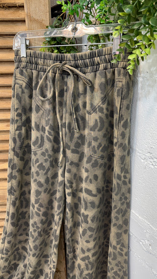 Break Free Pants Olive by Easel
