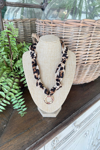 Round Up Scarf Necklace Necklaces Chic Cool