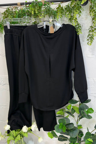 Coziness Top Black by Umgee