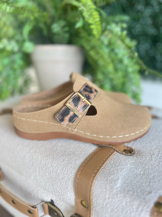 Pippin Brown Slides Shoes Good Choice