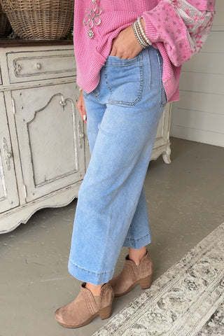 Lila Jeans Light Denim by Eesome Pants eesome
