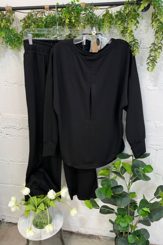Coziness Top Black by Umgee