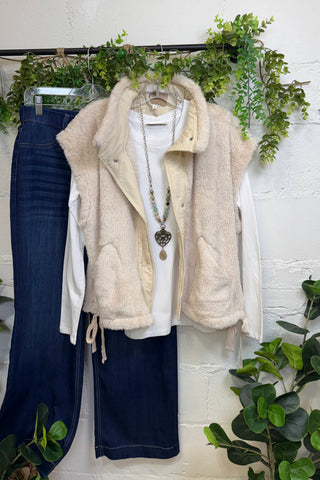Bear Creek Vest Cream