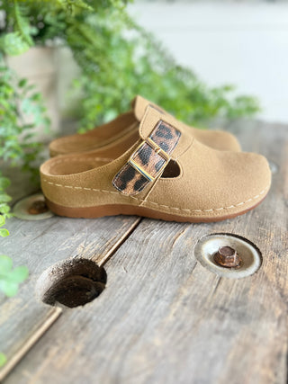 Pippin Brown Slides Shoes Good Choice