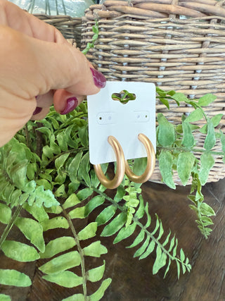 Savvy Earrings Brushed Gold Earrings All That Glitterz