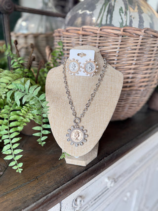 Elizabeth Necklace Silver Necklaces All That Glitterz