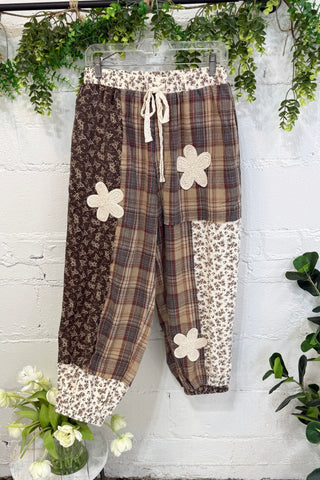Gretchen Pants Mocha by Easel