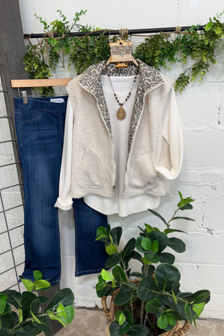 Rally Reversible Vest Beige/Leo by Jodifl Vest Jodifl