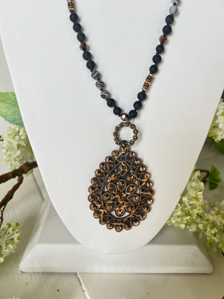 Santa Fe Necklace Black/Gold Necklaces Pink Panache