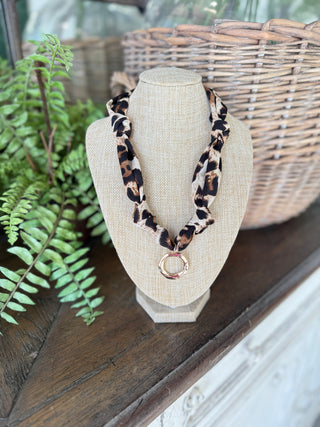 Round Up Scarf Necklace Necklaces Chic Cool