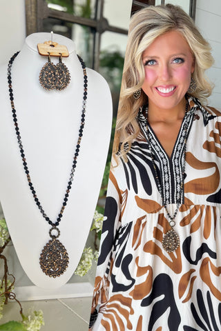 Santa Fe Necklace Black/Gold Necklaces Pink Panache