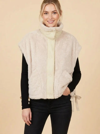 Bear Creek Vest Cream