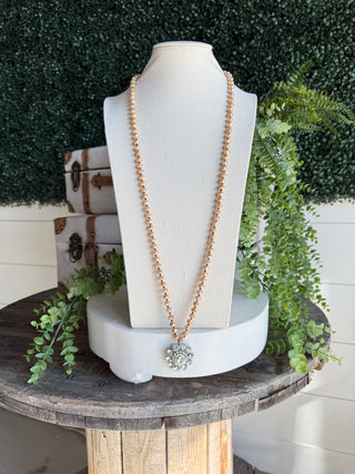 Spotlight Necklace Beige Necklaces BFF