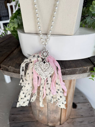 Lela Necklace Pearl neck BFF