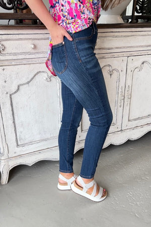 Judy Blue Better Now Pull On Jeans
